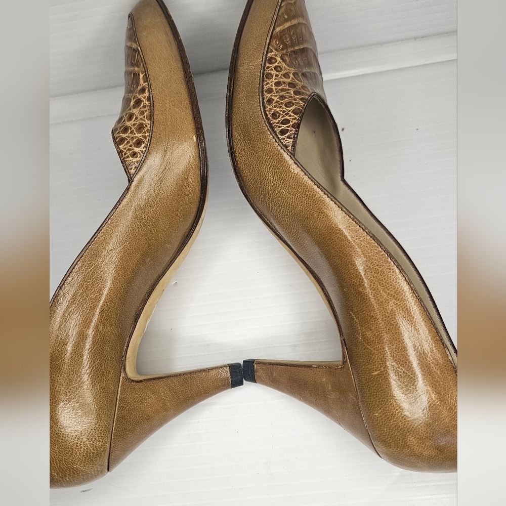 Manolo Blahnik Pointed Toe Alligator Embossed Pumps Size 36 - Picture 6 of 9